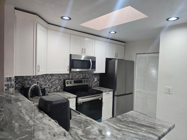 3801 WATERVIEW Circle, Palm Springs, FL 33461