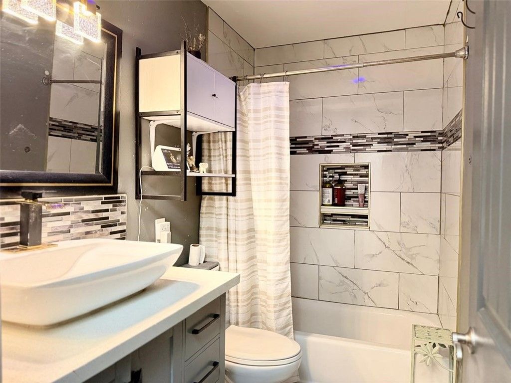 Image 10 of property listing at 2350 Osbun 77, San Bernardino, CA 92404