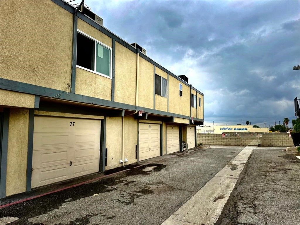 Image 16 of property listing at 2350 Osbun 77, San Bernardino, CA 92404