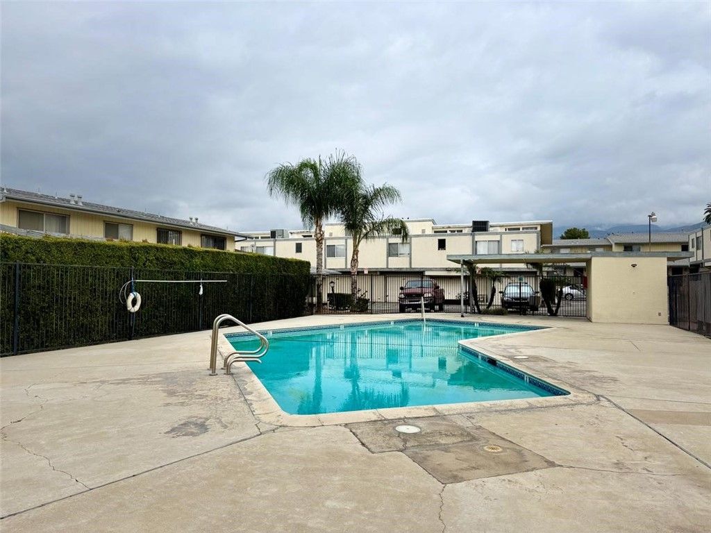 Image 18 of property listing at 2350 Osbun 77, San Bernardino, CA 92404