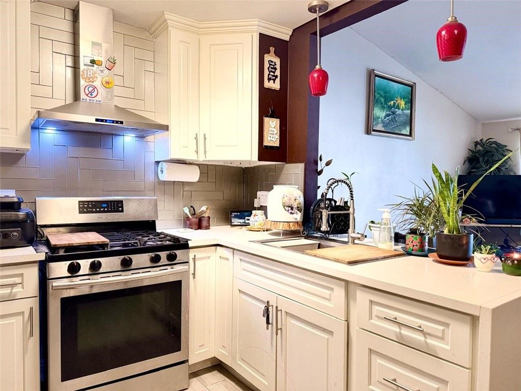 Image 2 of property listing at 2350 Osbun 77, San Bernardino, CA 92404