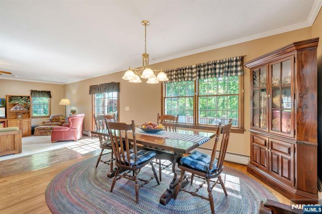 28 Wanamaker Avenue, Mahwah, NJ 07430