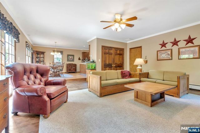 28 Wanamaker Avenue, Mahwah, NJ 07430