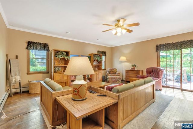 28 Wanamaker Avenue, Mahwah, NJ 07430