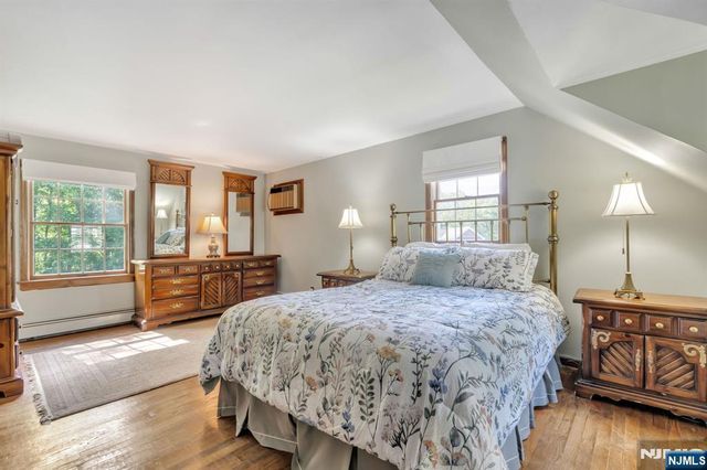 28 Wanamaker Avenue, Mahwah, NJ 07430