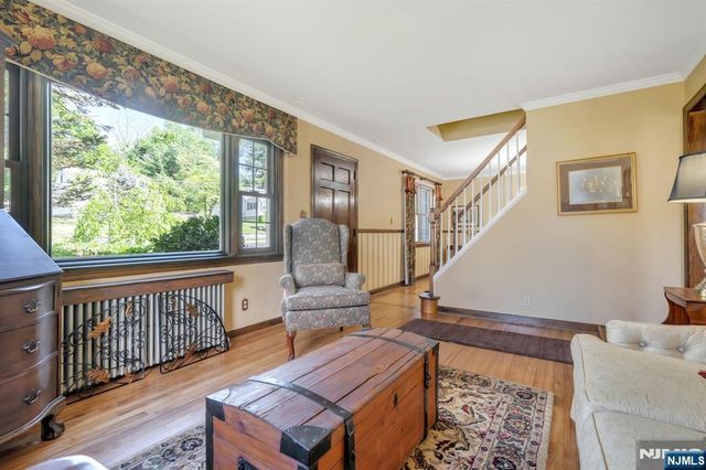 28 Wanamaker Avenue, Mahwah, NJ 07430