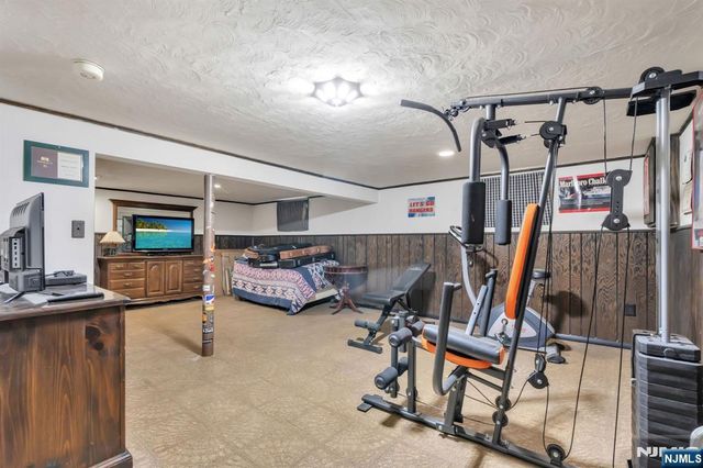 28 Wanamaker Avenue, Mahwah, NJ 07430