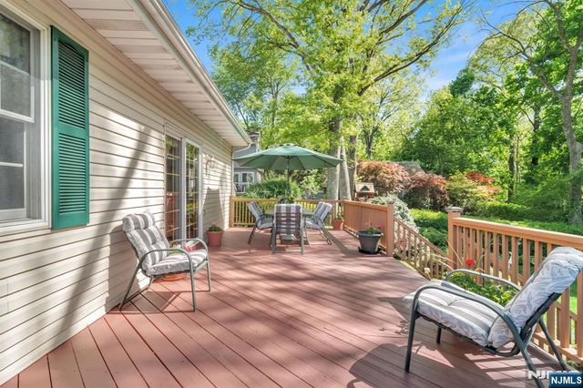 28 Wanamaker Avenue, Mahwah, NJ 07430