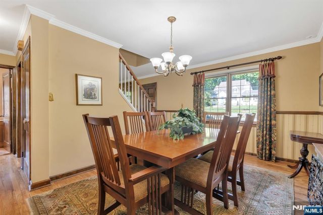 28 Wanamaker Avenue, Mahwah, NJ 07430