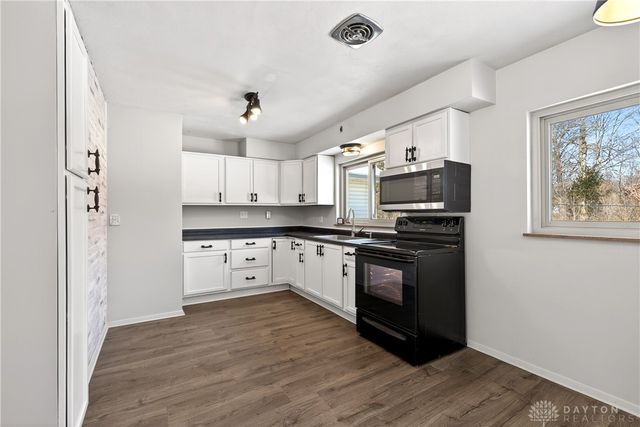 4477 E Centerville Road, Sugarcreek Twp, OH 45370