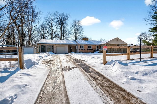 4477 E Centerville Road, Sugarcreek Twp, OH 45370