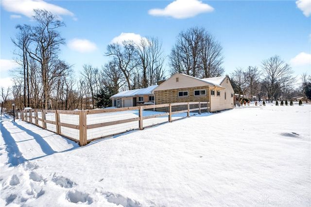 4477 E Centerville Road, Sugarcreek Twp, OH 45370