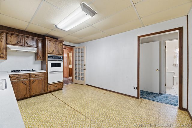 3619 S 29th West Avenue, Tulsa, OK 74107