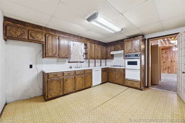 3619 S 29th West Avenue, Tulsa, OK 74107