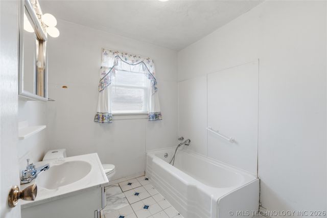 3619 S 29th West Avenue, Tulsa, OK 74107