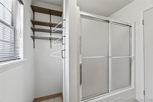 3619 S 29th West Avenue, Tulsa, OK 74107