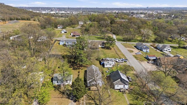 3619 S 29th West Avenue, Tulsa, OK 74107