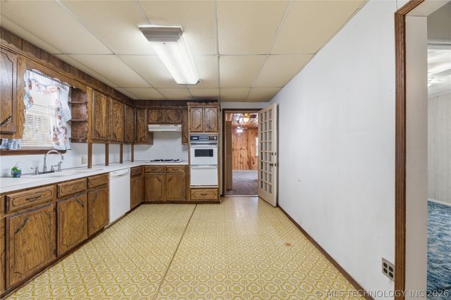 3619 S 29th West Avenue, Tulsa, OK 74107