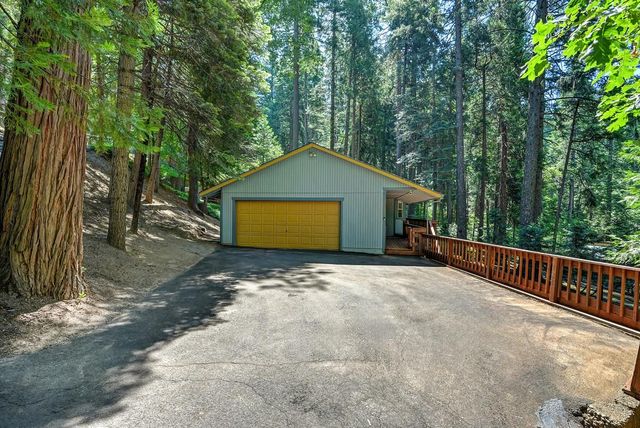 3644 Gold Ridge Trl, Pollock Pines, CA 95726