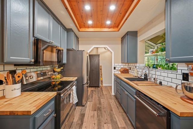 3644 Gold Ridge Trl, Pollock Pines, CA 95726