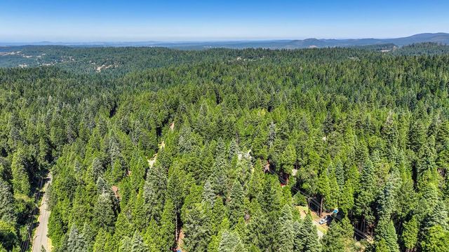 3644 Gold Ridge Trl, Pollock Pines, CA 95726