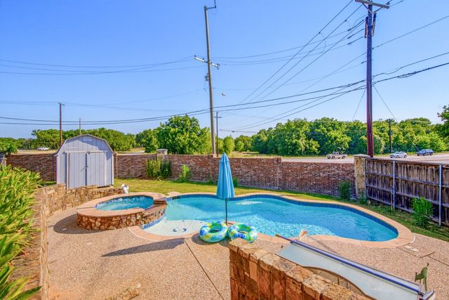 1400 Rancho Dominguez Road, Corinth, TX 76210