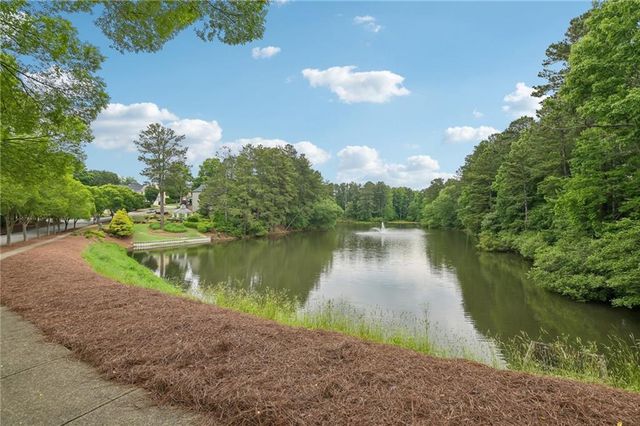 129 Edinburgh Drive, Canton, GA 30115