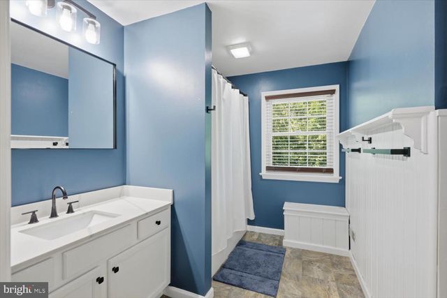 235 OWL HILL RD, Lititz, PA 17543