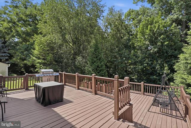 235 OWL HILL RD, Lititz, PA 17543
