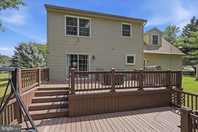 235 OWL HILL RD, Lititz, PA 17543