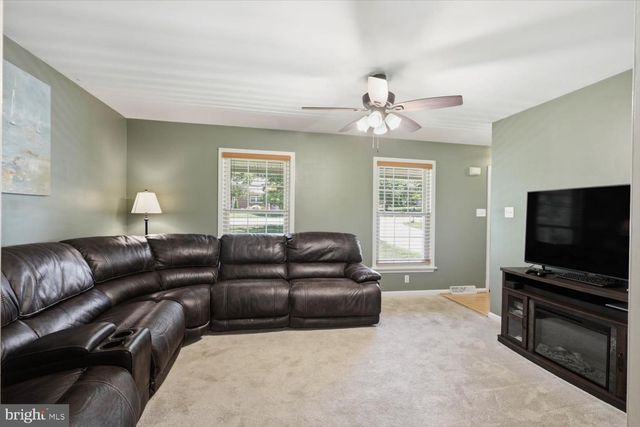 235 OWL HILL RD, Lititz, PA 17543