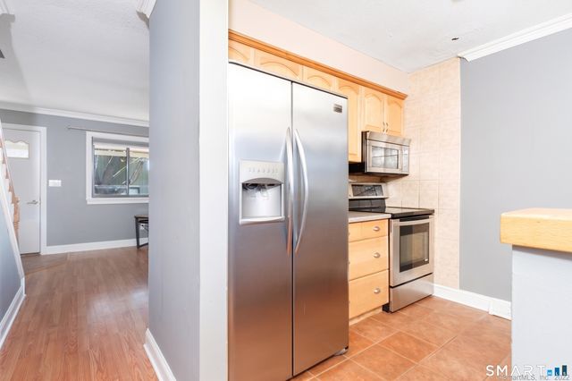 91 Orangewood West 91, Derby, CT 06418