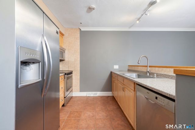 91 Orangewood West 91, Derby, CT 06418
