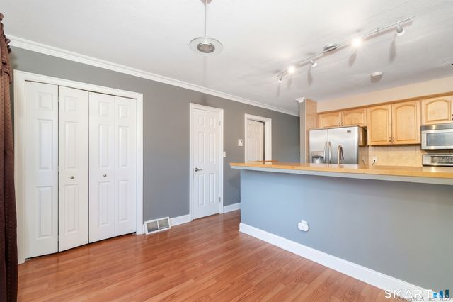 91 Orangewood West 91, Derby, CT 06418