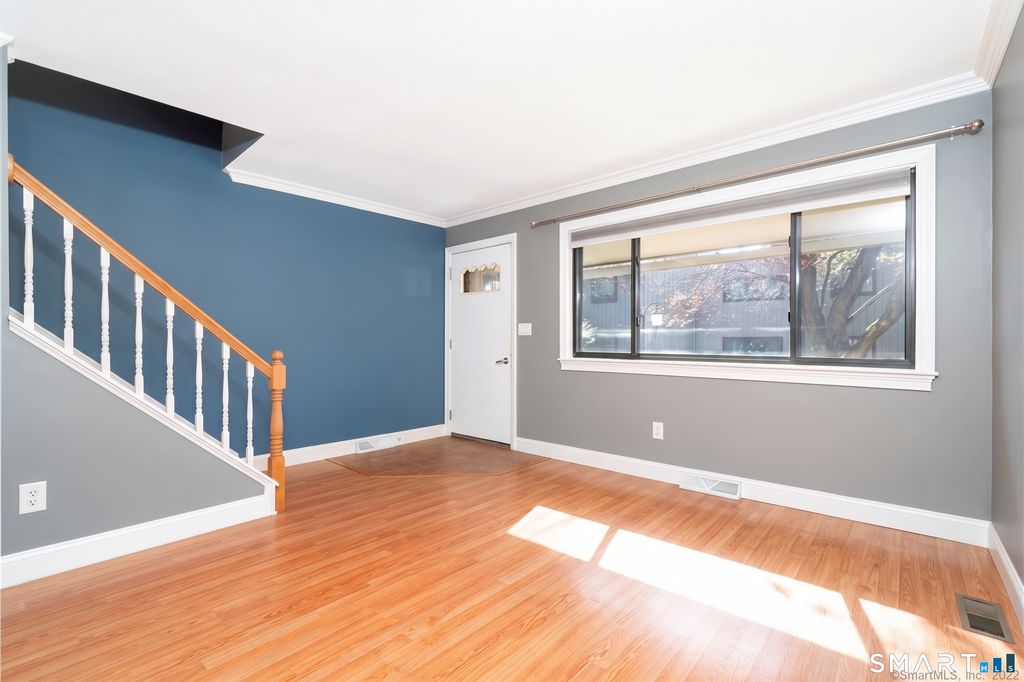 91 Orangewood West 91, Derby, CT 06418