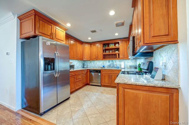 441 E Broadway A, Long Beach, NY 11561