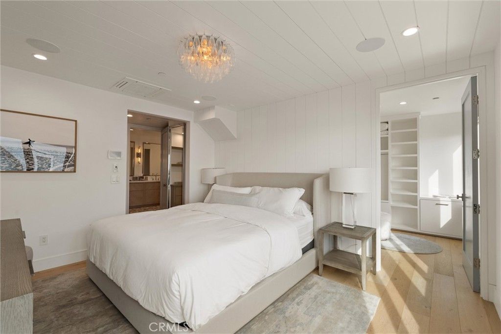 Image 10 of property listing at 2200 The Strand B, Manhattan Beach, CA 90266