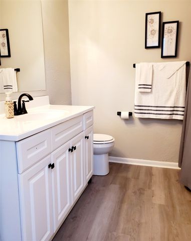 202 W Whitewright Road, Savoy, TX 75479