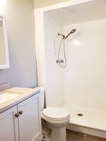 202 W Whitewright Road, Savoy, TX 75479