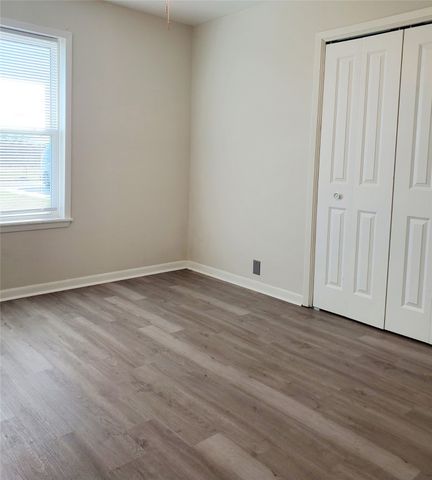 202 W Whitewright Road, Savoy, TX 75479