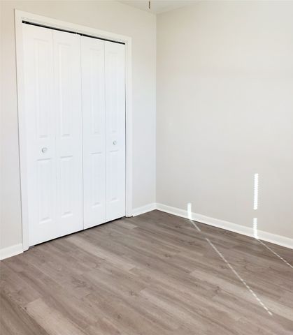 202 W Whitewright Road, Savoy, TX 75479