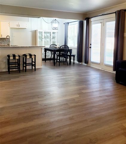 202 W Whitewright Road, Savoy, TX 75479