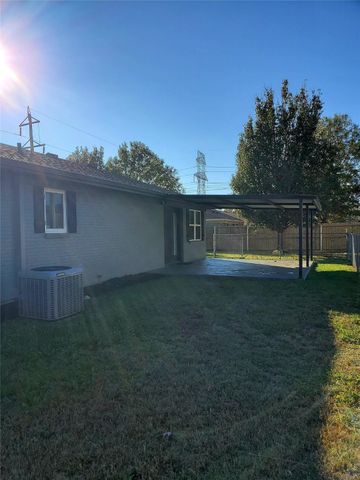 202 W Whitewright Road, Savoy, TX 75479