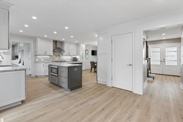 1107 Donegal Lane, Northbrook, IL 60062