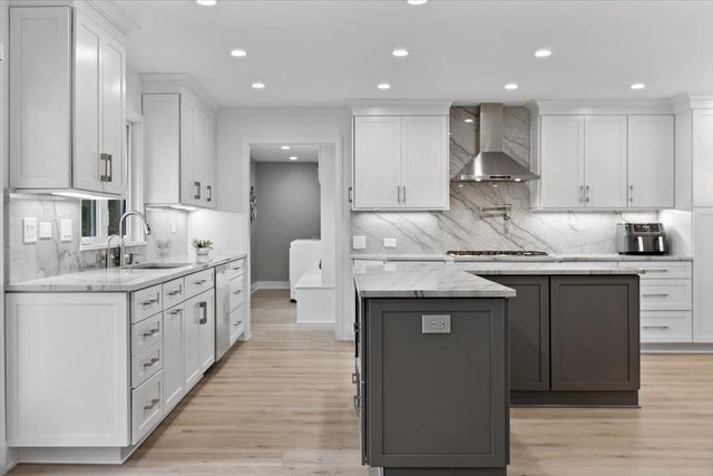 1107 Donegal Lane, Northbrook, IL 60062
