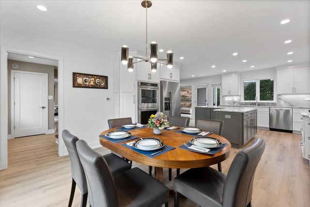 1107 Donegal Lane, Northbrook, IL 60062