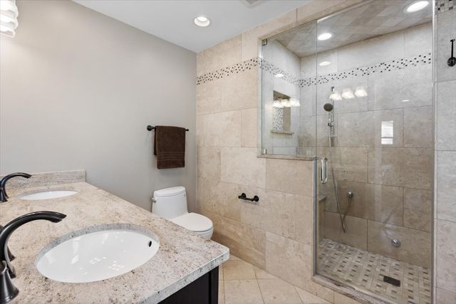 1107 Donegal Lane, Northbrook, IL 60062
