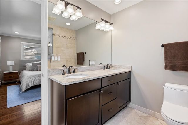 1107 Donegal Lane, Northbrook, IL 60062