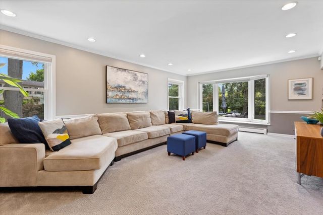 1107 Donegal Lane, Northbrook, IL 60062