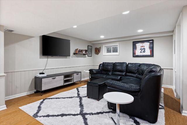 1107 Donegal Lane, Northbrook, IL 60062